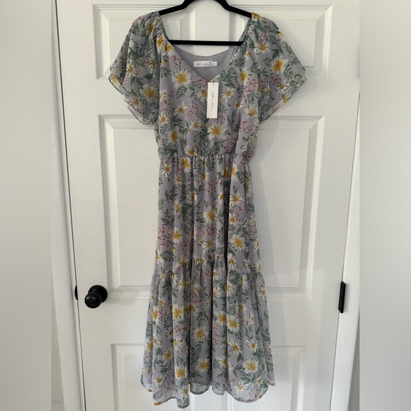 All in Favor Dresses & Skirts - 🌟NEW🌟All in Favor floral dress